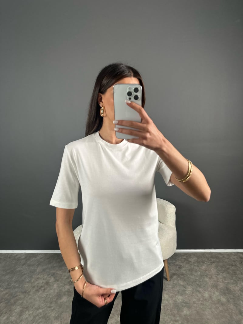 MD Beyaz Basic Tshirt