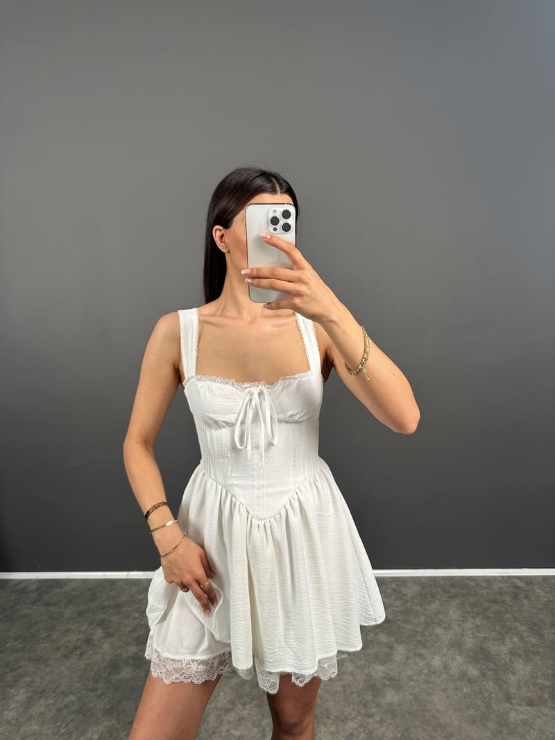 RYN Beyaz Dantelli Prenses Elbise 