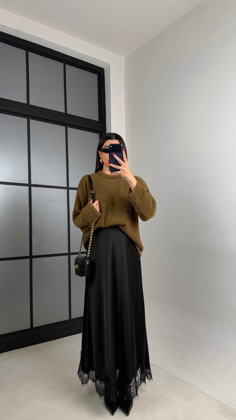 Siyah Dantel Detaylı Saten Etek GAUS-00999