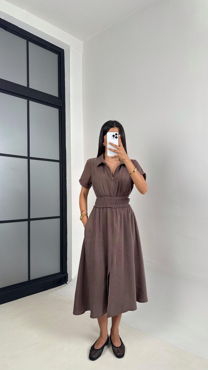 Kahve Beli Lastikli Önden Fermuarlı Yırtmaçlı Tencel Elbise Gaus00551