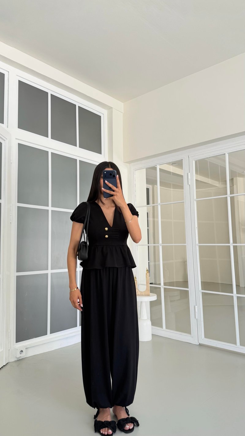 Siyah Gold Düğme Detaylı Peplum Bluz Beli Lastikli Şalvar Pantolon İkili Modal Takım GAUS-01673