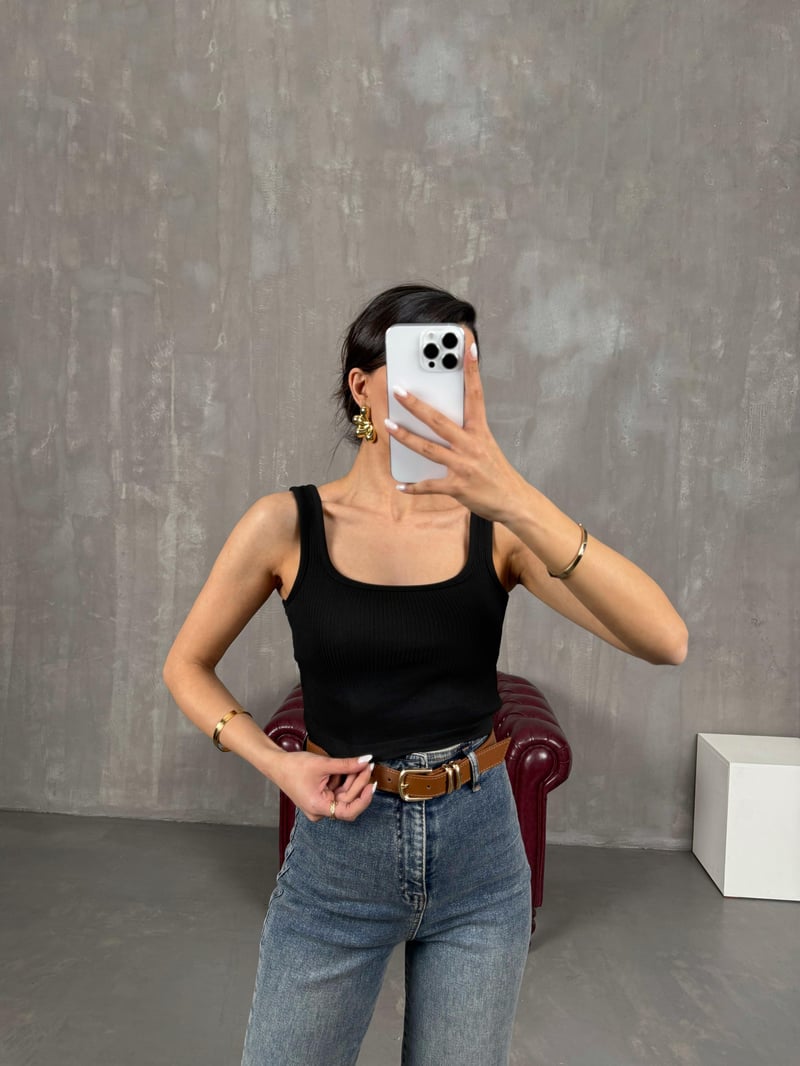 Siyah Kalın Askılı Triko Crop Gaus00041GausCROPGU1001085
