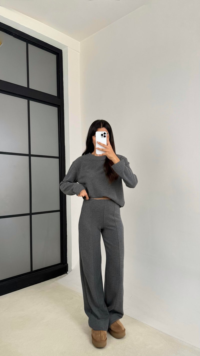 Gri Bisiklet Yaka Üst Beli Lastikli Pantolon Basic Yumuşak Triko Takım GAUS-00109