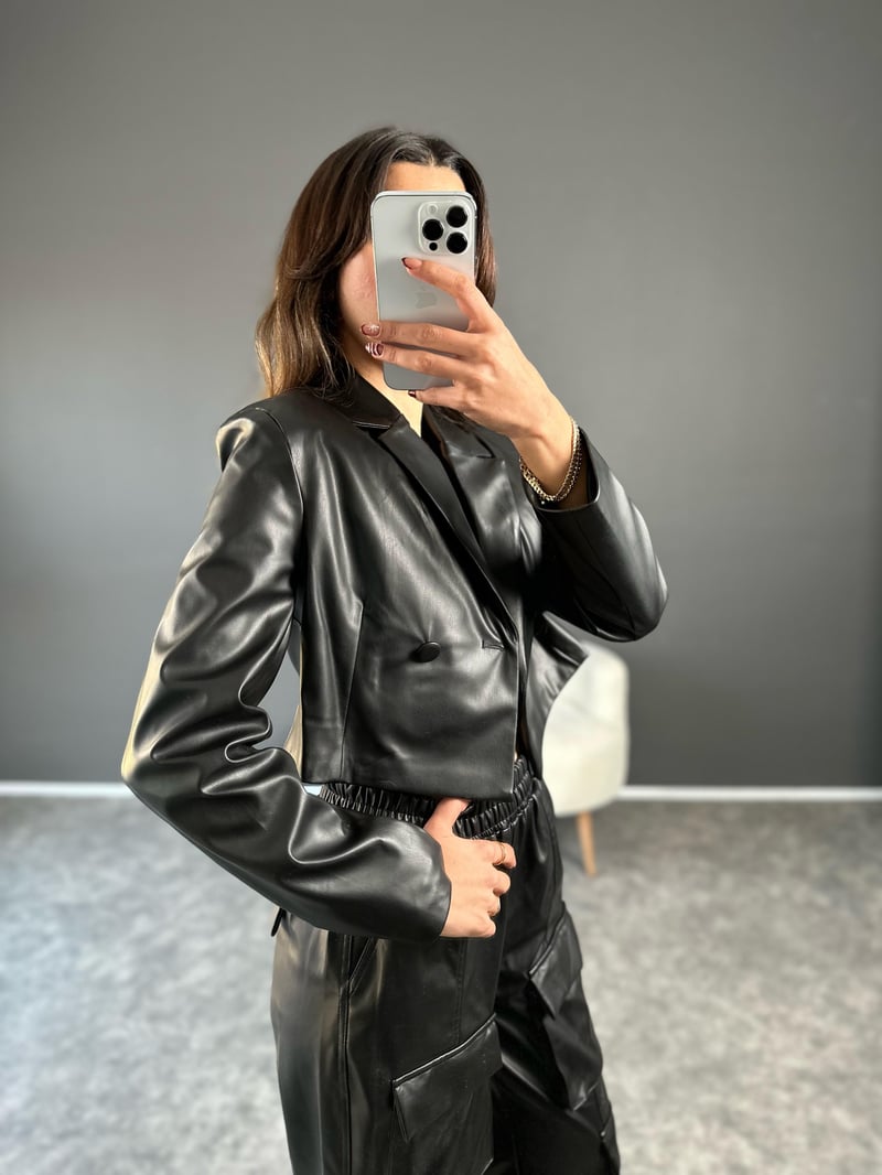 Siyah Deri Astarlı Crop Ceket 