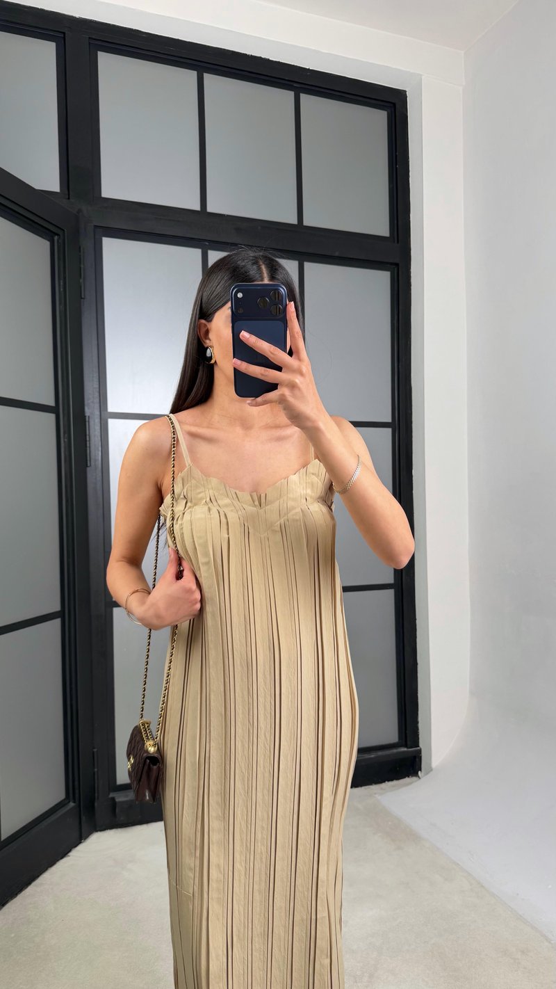 Bej Ayarlanabilir Askılı Piliseli ZR Model Elbise GAUS-01375