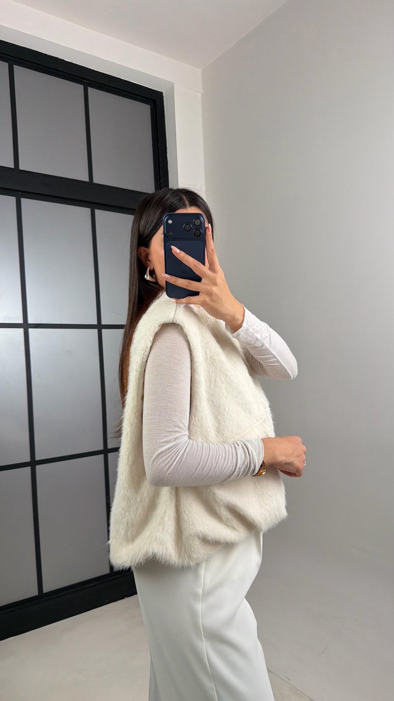 Krem Cepli Astarlı Kürk Yelek GAUS-00851