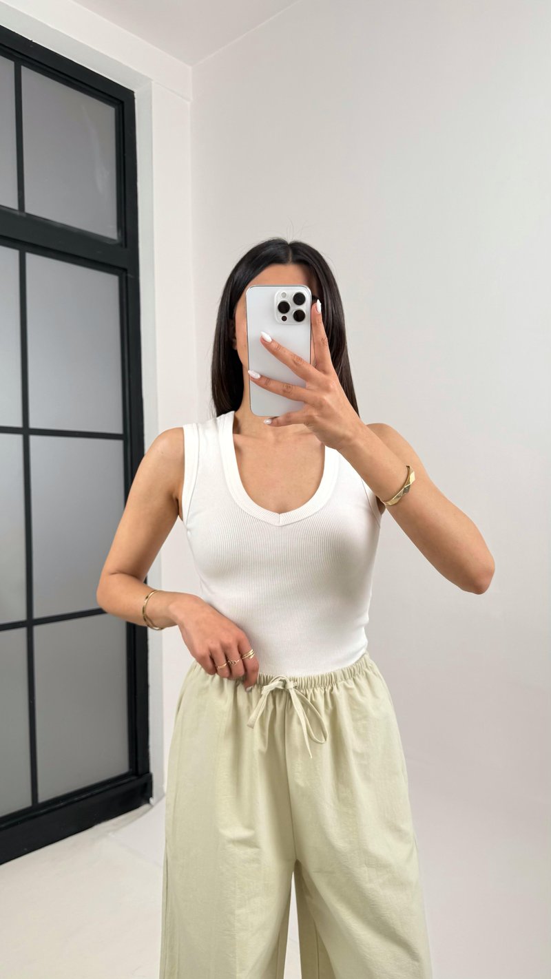 Beyaz V Yaka ZR Muadil Atlet Gaus00359