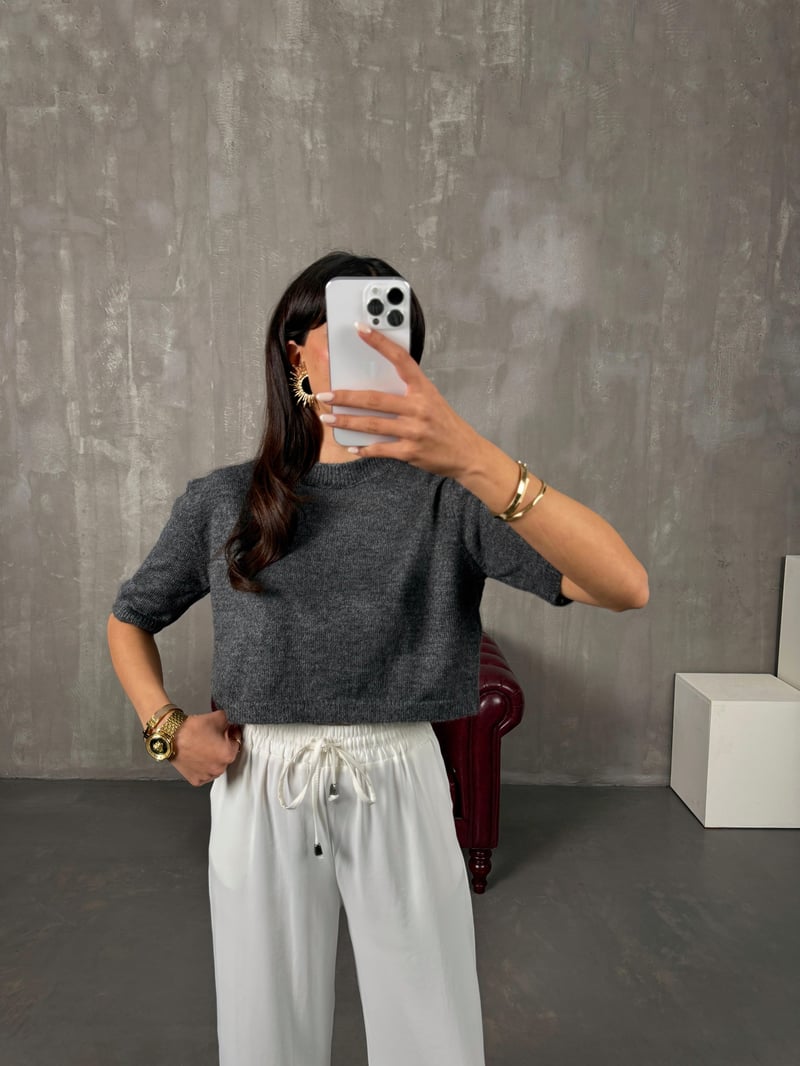 MNG Antrasit Kısa Kol Crop Model Triko