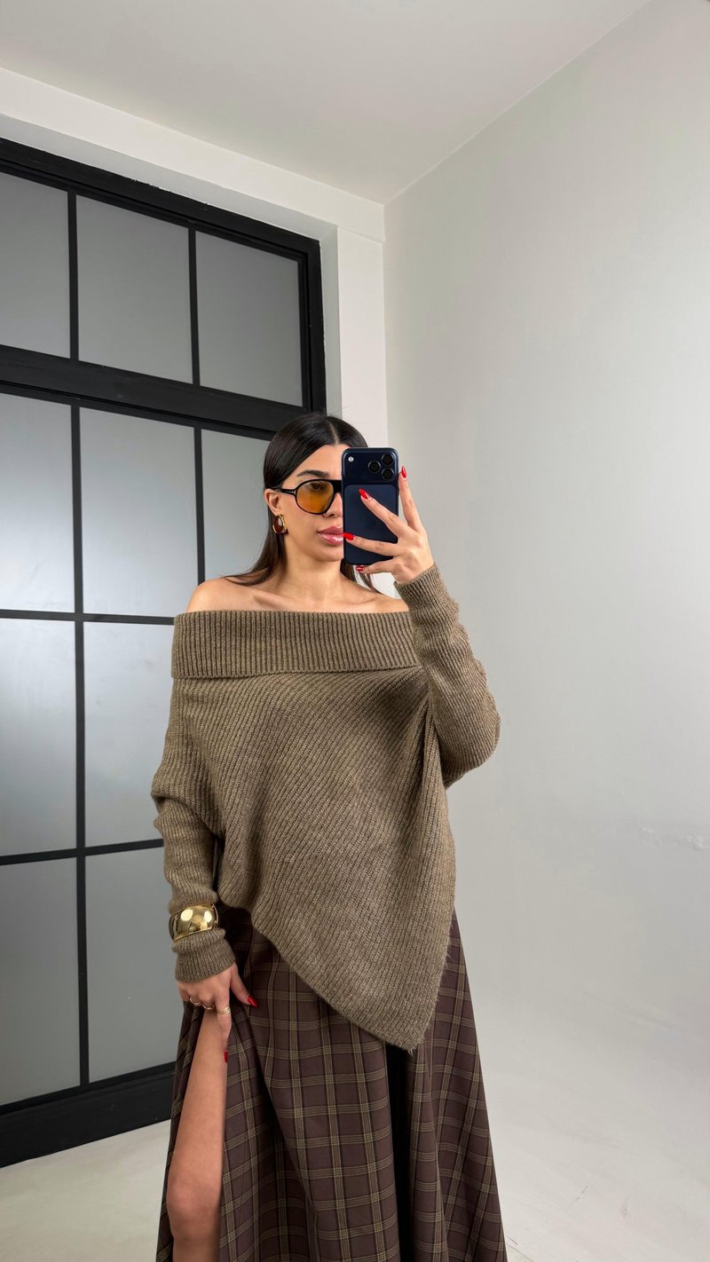 Kahve Balıkçı Yaka Asimetrik Kesim Kazak GAUS-01044