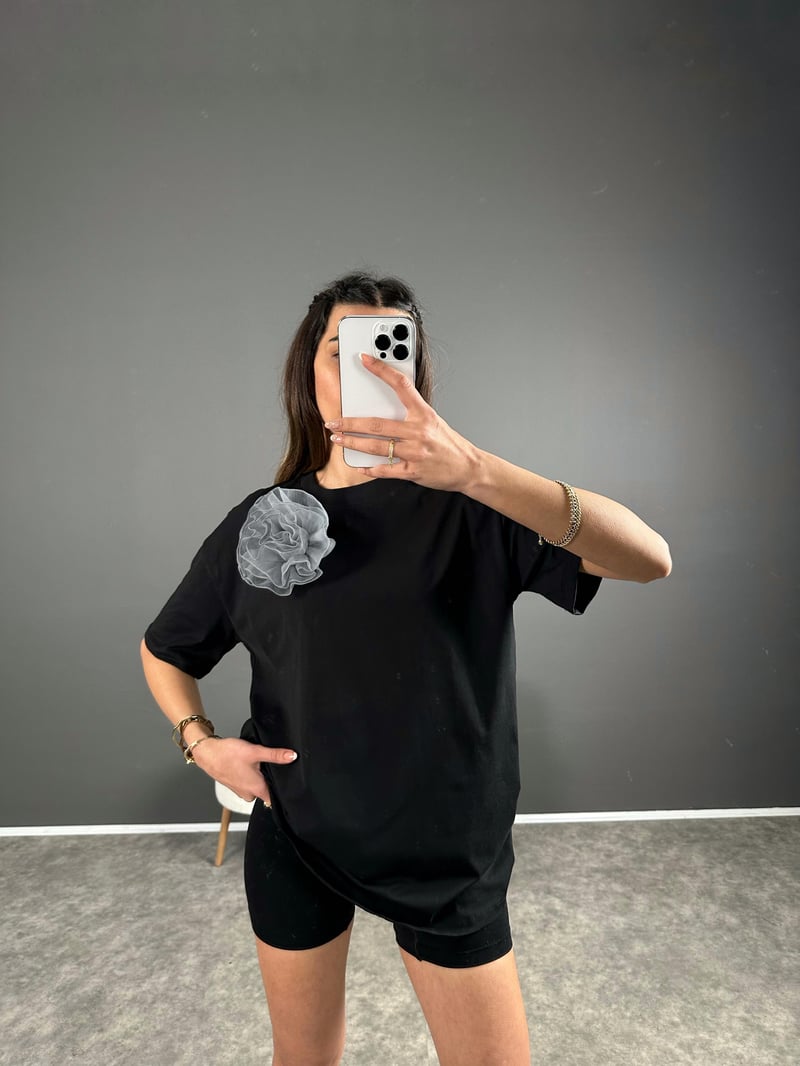 Siyah Gri Çiçekli Basic Tshirt