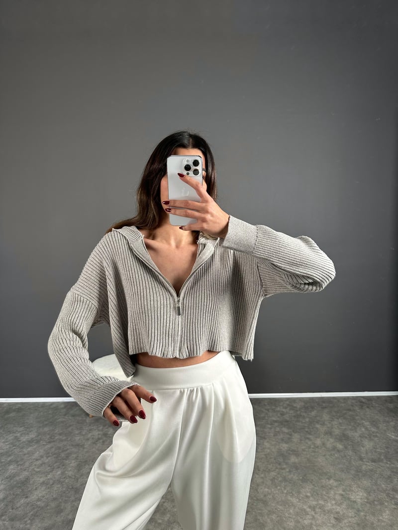 Gri Fermuarlı Kapüşonlu Crop Ceket 
