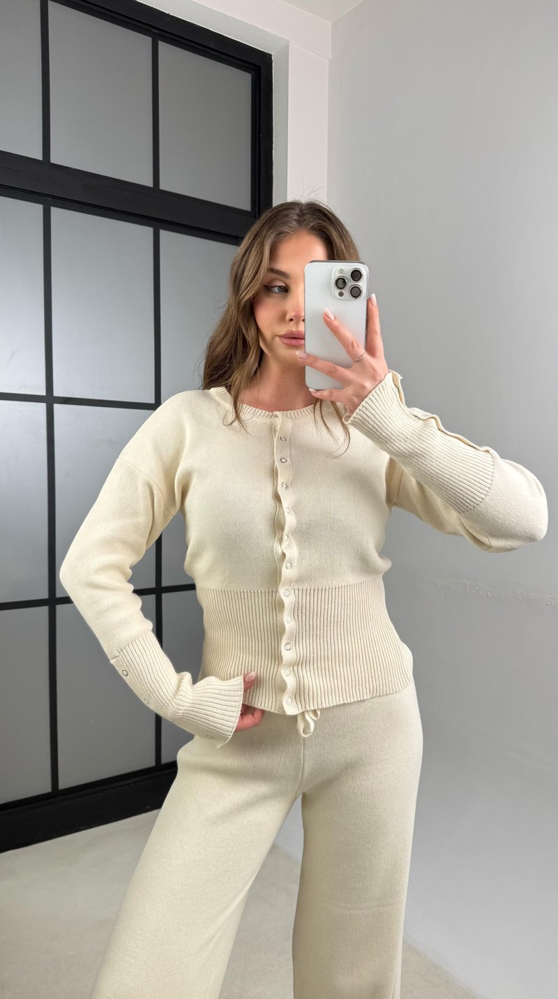 Ekru Çıtçıt Düğmeli Bluz  Beli Lastikli Pantolon  Triko İkili Takım GAUS-01144