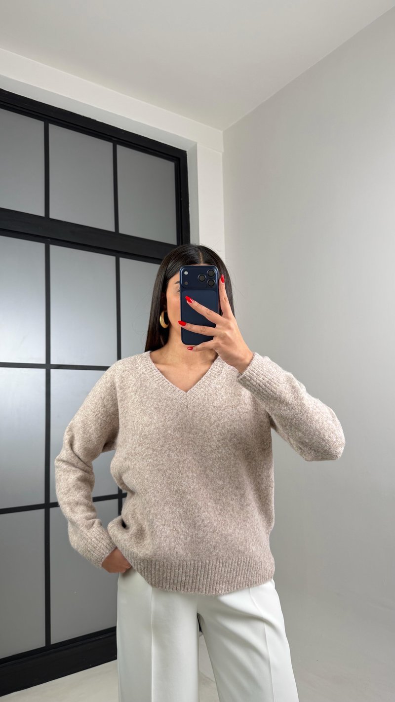 Bej V Yaka Yumuşak Dokulu Triko Kazak GAUS-00968