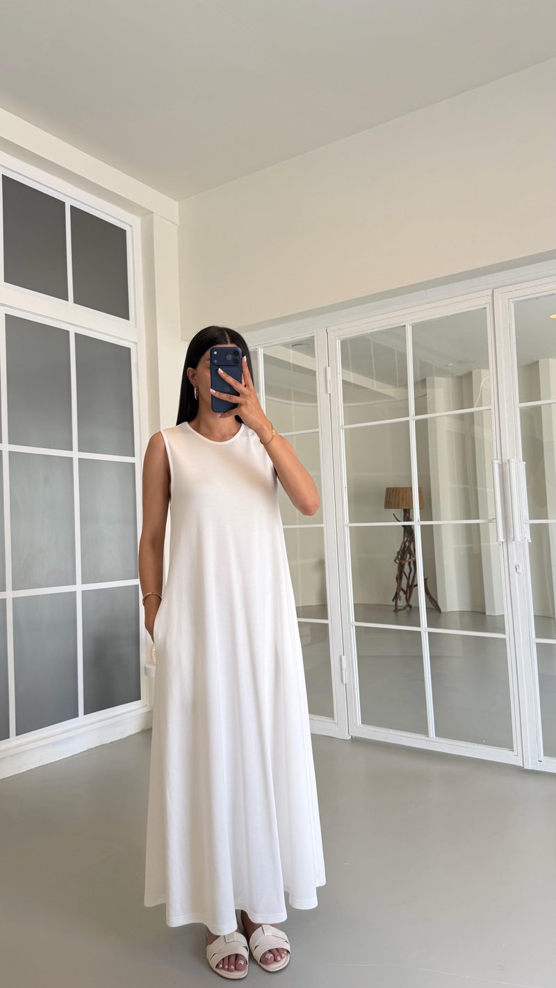 Beyaz Sıfır Kol Basic Modal Elbise GAUS-01522