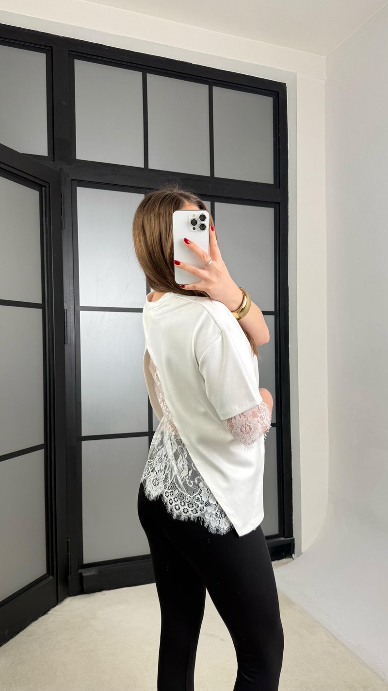 Beyaz Sırt Dantel Detaylı Tshirt GAUS-01256