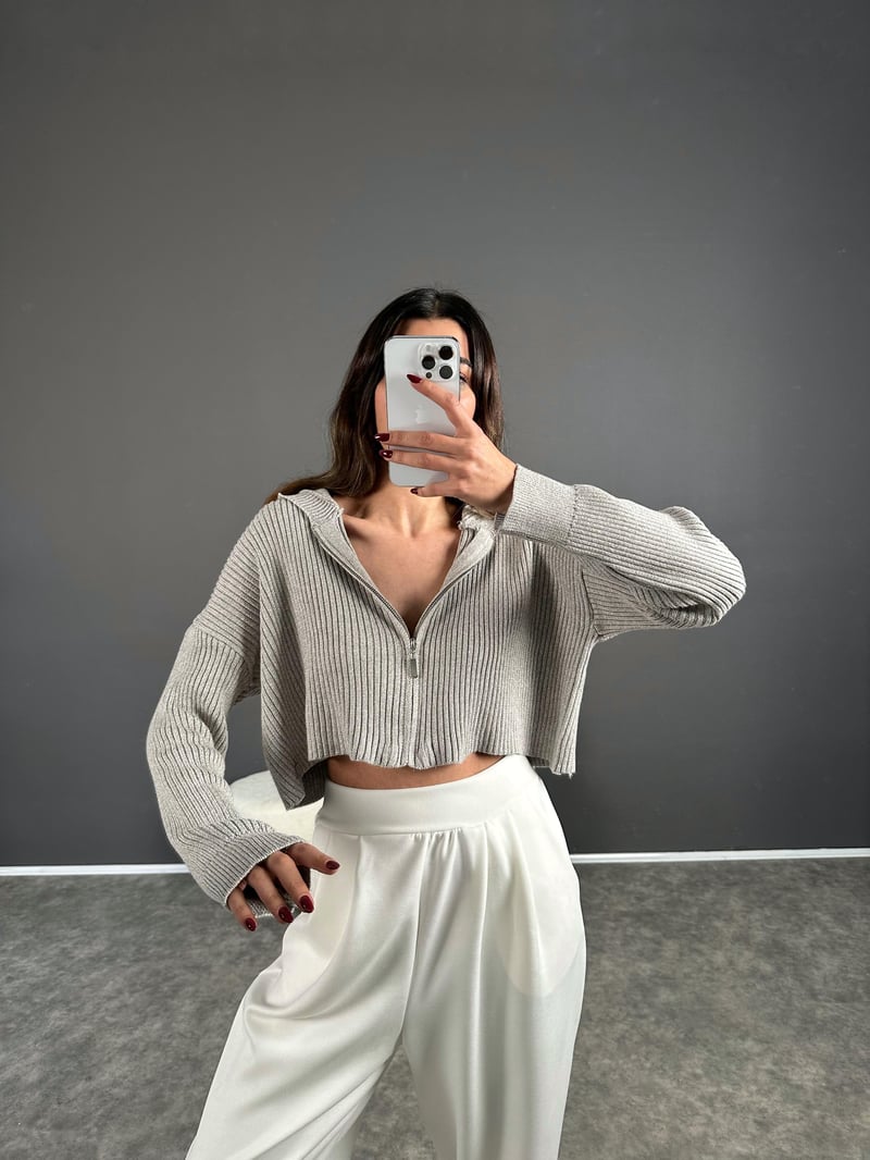 Gri Fermuarlı Kapüşonlu Crop Ceket 