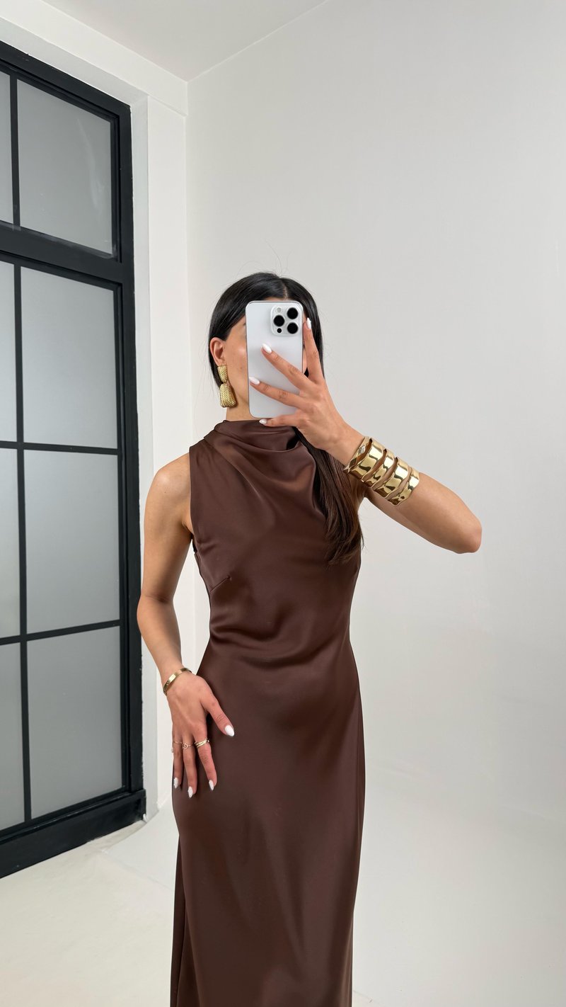 Kahve Yaka Drapeli Saten Elbise Gaus00364
