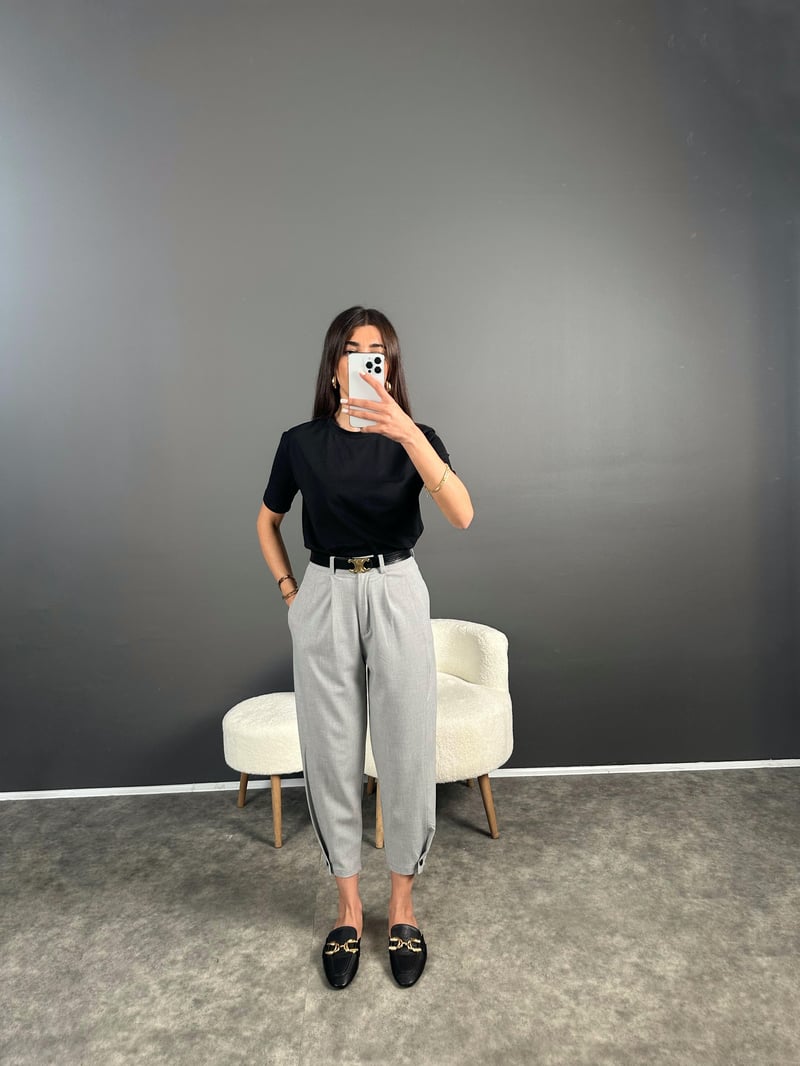 Gri Paçası Düğmeli Zr Model Pantolon
