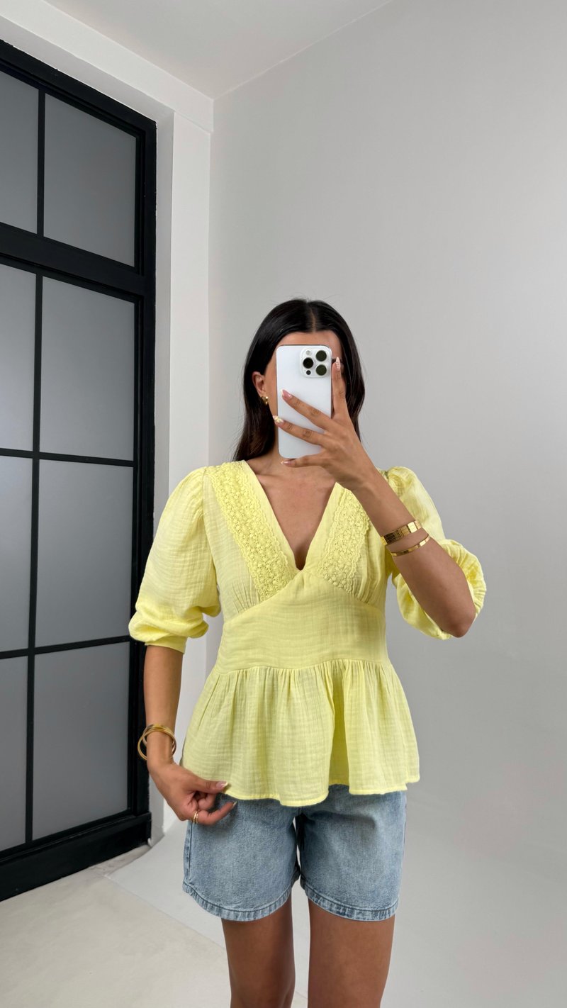 Sarı V Yaka Balon Kol Yaka Dantel İşlemeli Müslin Bluz Gaus00688