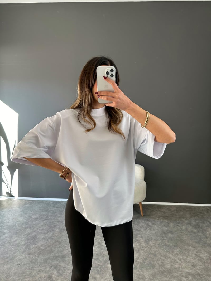 Beyaz Vatkalı Oversize Tshirt 