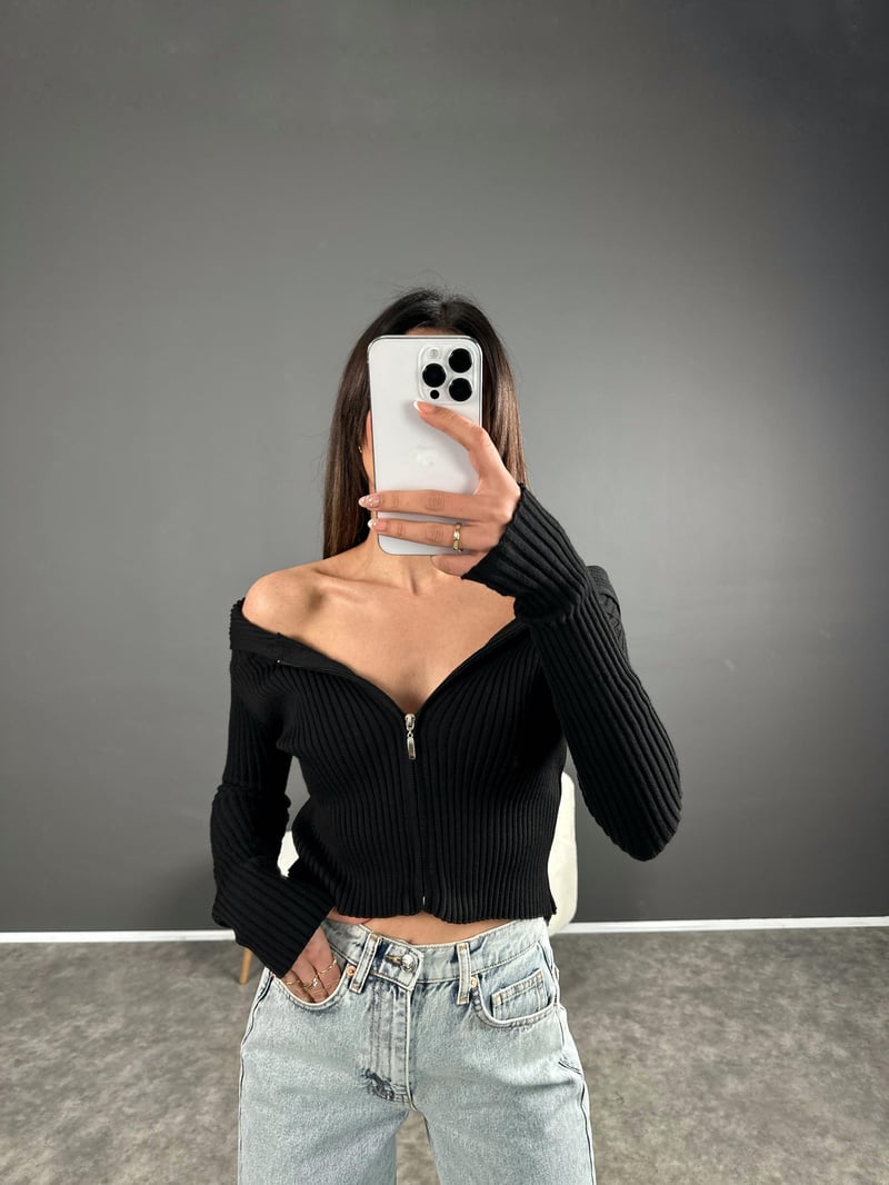 Despa Siyah Kayık Yaka Fermuarlı Triko Hırka 