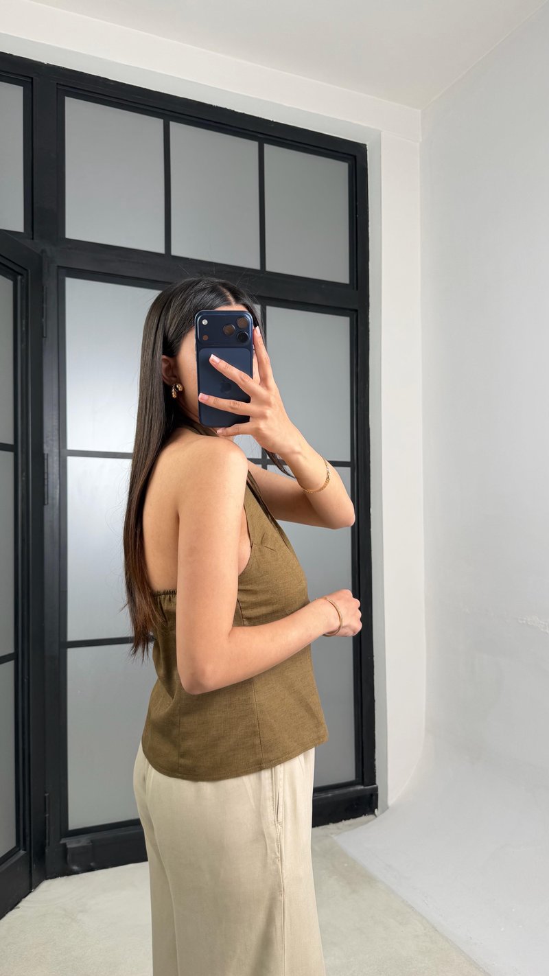 Kahve Boyundan Bağlamalı Düğmeli Keten Bluz GAUS-01422