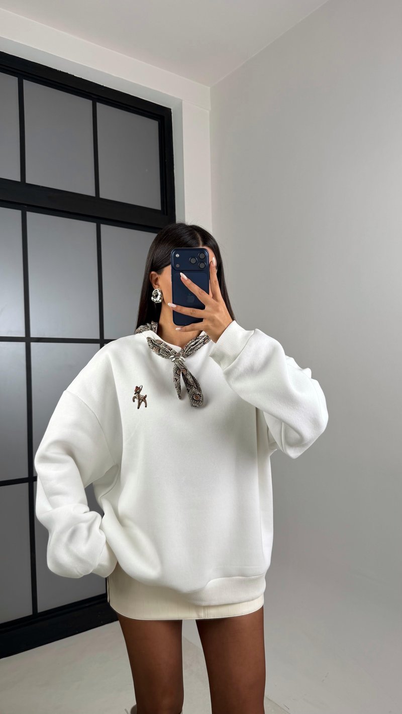Beyaz Yaka Fular Detaylı Şardonlu Sweatshirt GAUS-00646