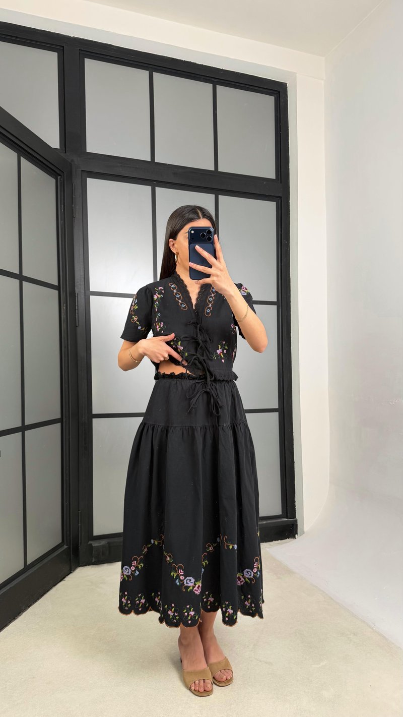 Siyah Nakışlı Bluz Beli Lastikli Etek Yıkamalı Keten Takım GAUS-01365