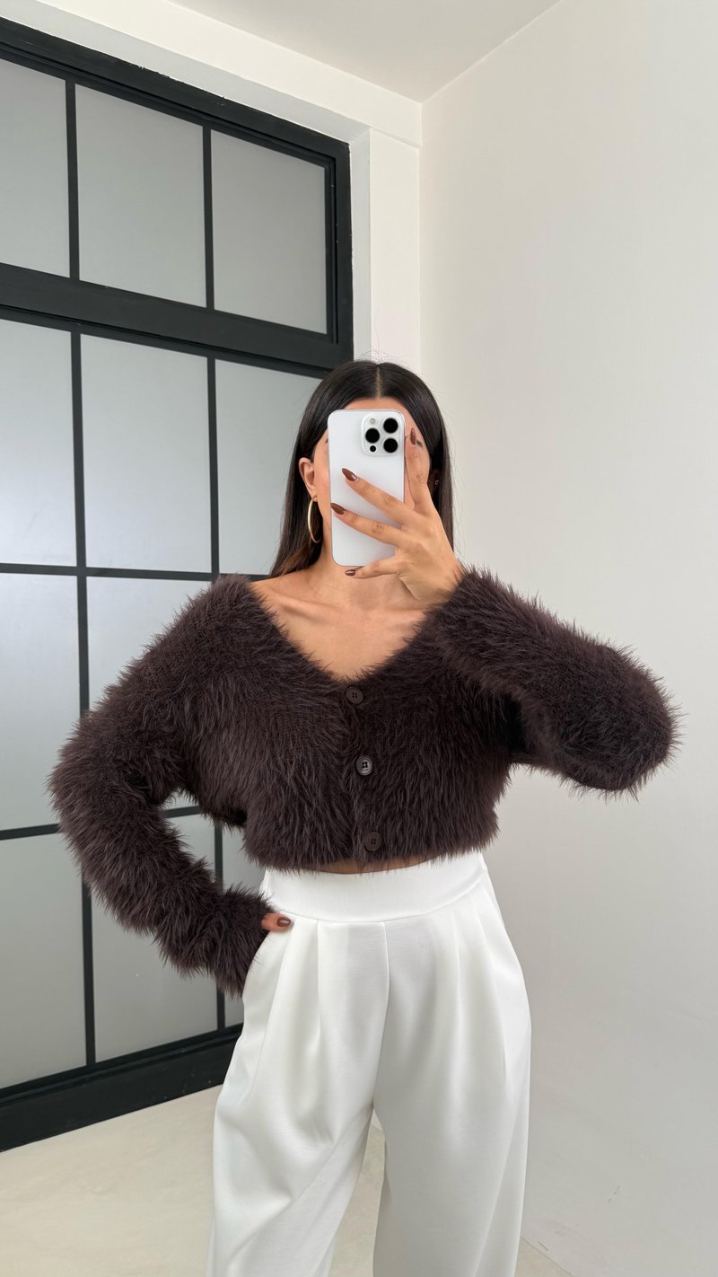 Acı Kahve Peluş Tüylü Düğmeli Crop Hırka GAUS-00447