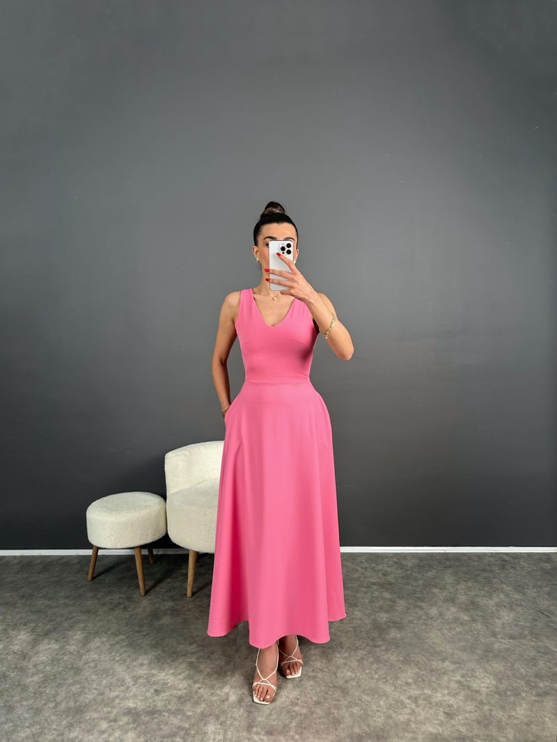 Pembe Kloş V Yaka Basic Uzun Cepli Elbise