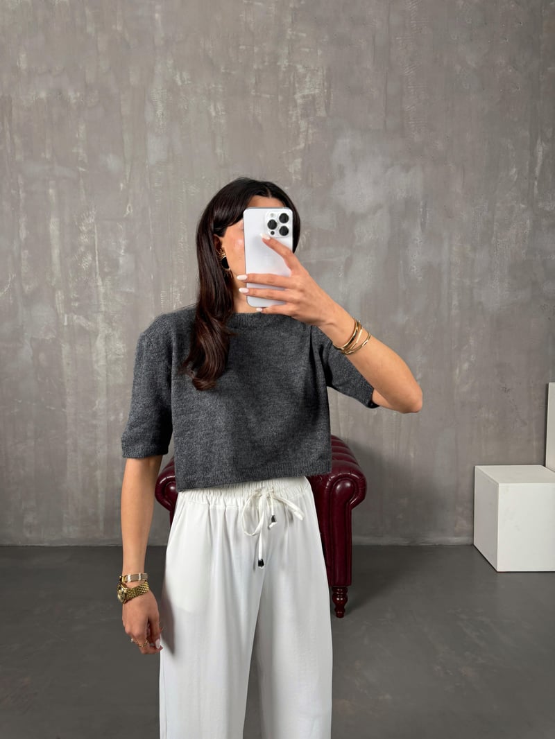 MNG Antrasit Kısa Kol Crop Model Triko