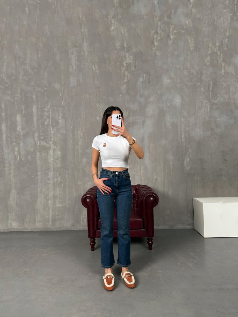 Edvin Koyu Mavi Flare Jean