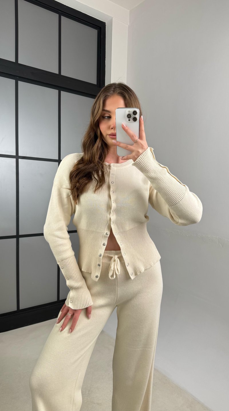 Ekru Çıtçıt Düğmeli Bluz  Beli Lastikli Pantolon  Triko İkili Takım GAUS-01144