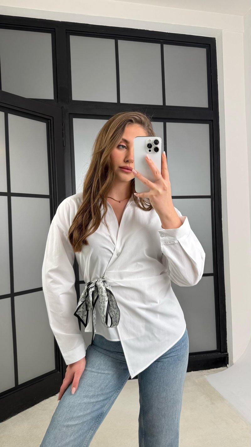 Beyaz Bel Bağlama Detaylı Fularlı Tasarım Gömlek GAUS-01173