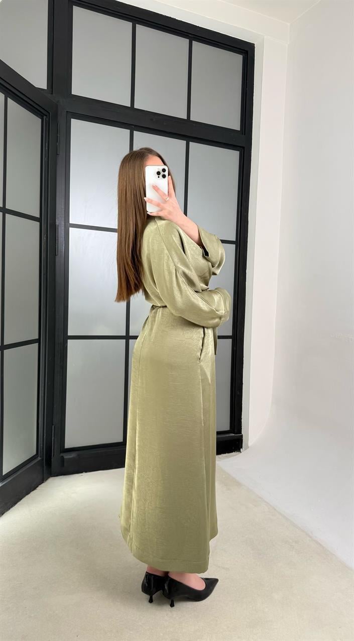 Yeşil Kuşaklı Yırtmaçlı Premium Saten Elbise GAUS-01240