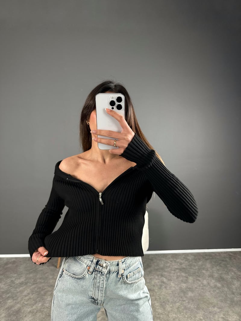 Despa Siyah Kayık Yaka Fermuarlı Triko Hırka 