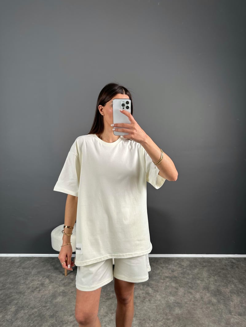 Ekru Premium Etiketli Oversize Şortlu İkili Takım 