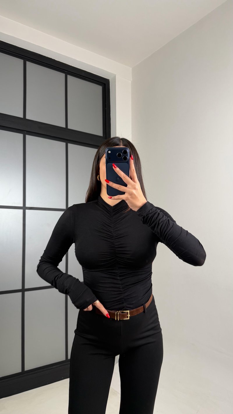 Siyah Drape Detaylı Transparan Bluz GAUS-01005