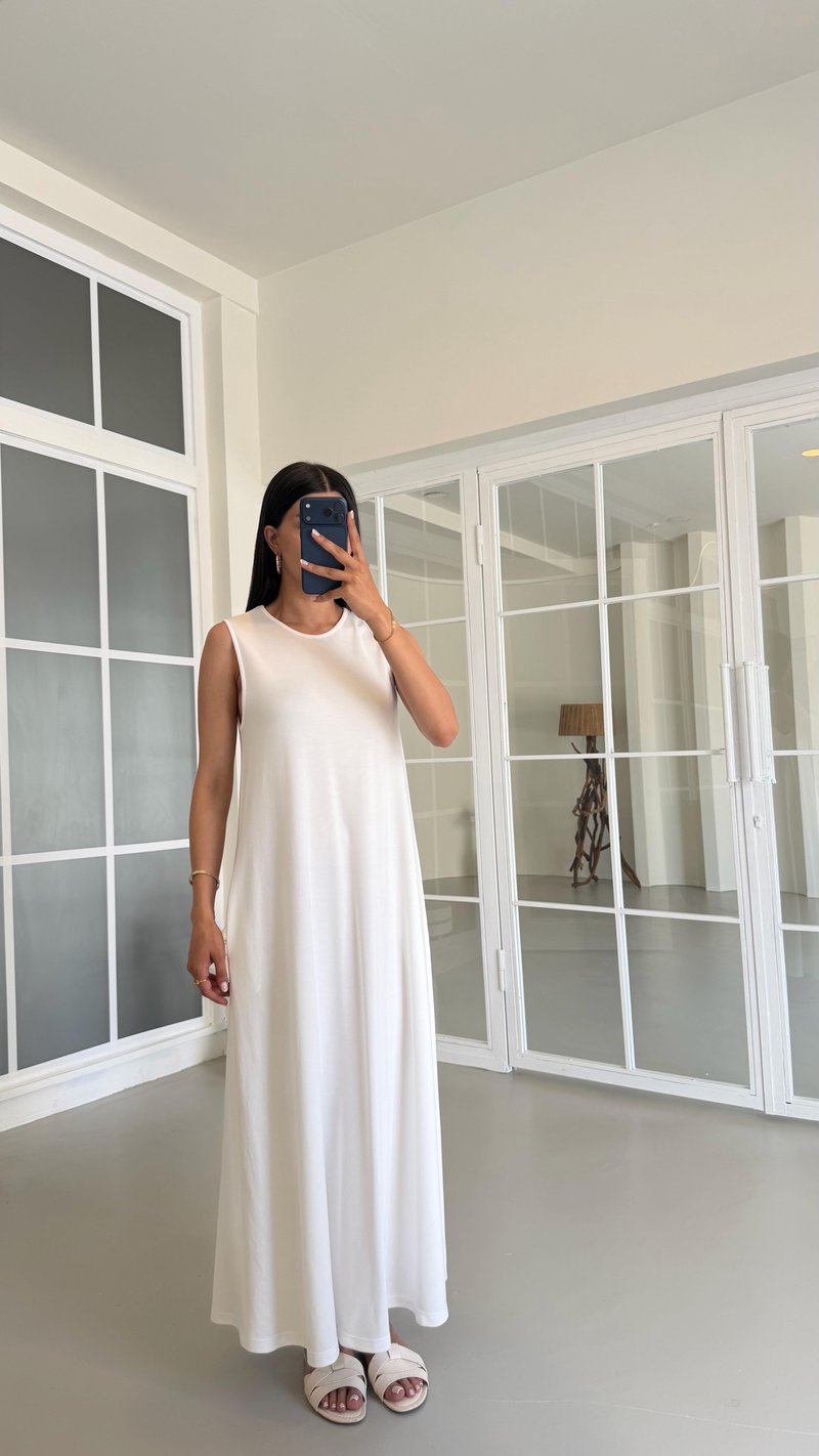 Beyaz Sıfır Kol Basic Modal Elbise GAUS-01522