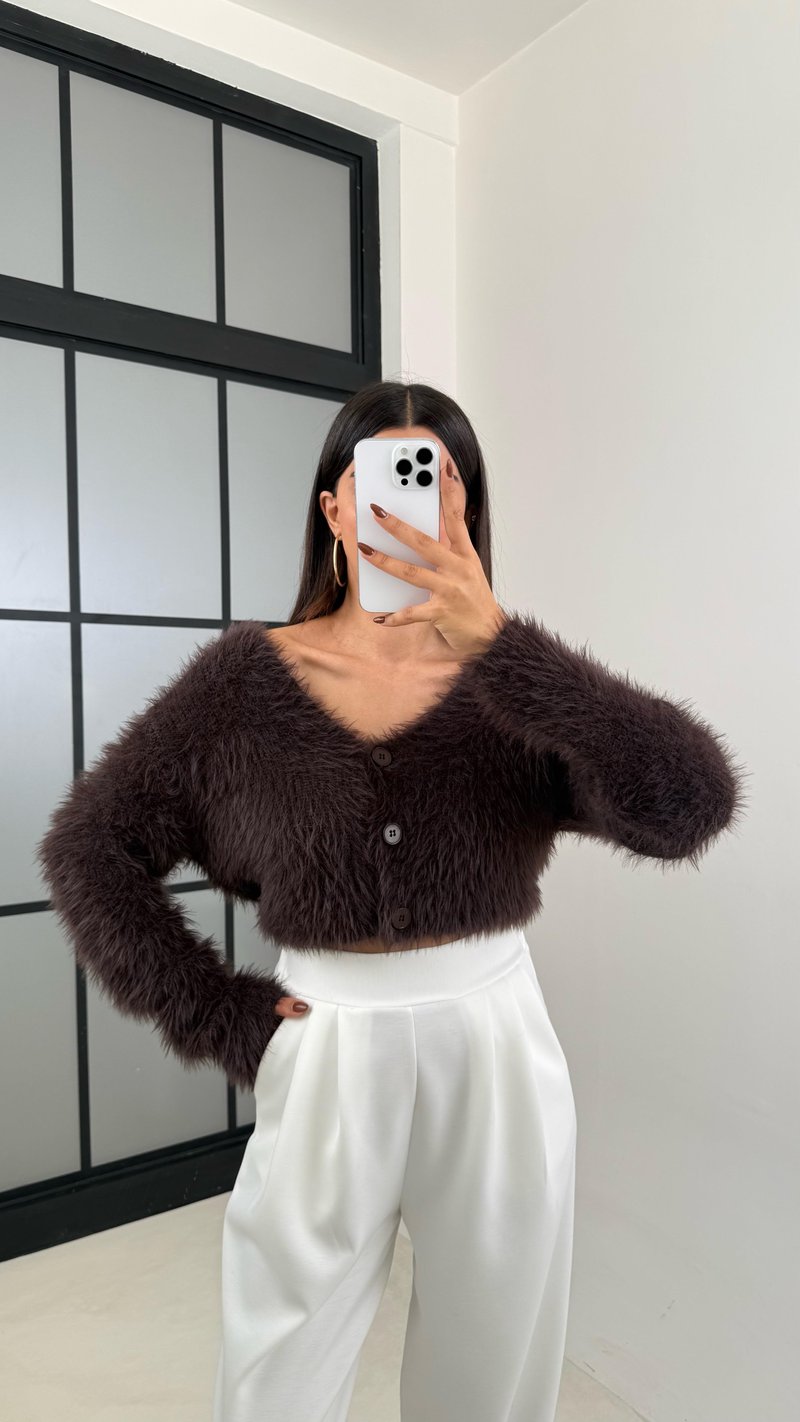 Acı Kahve Peluş Tüylü Düğmeli Crop Hırka GAUS-00447