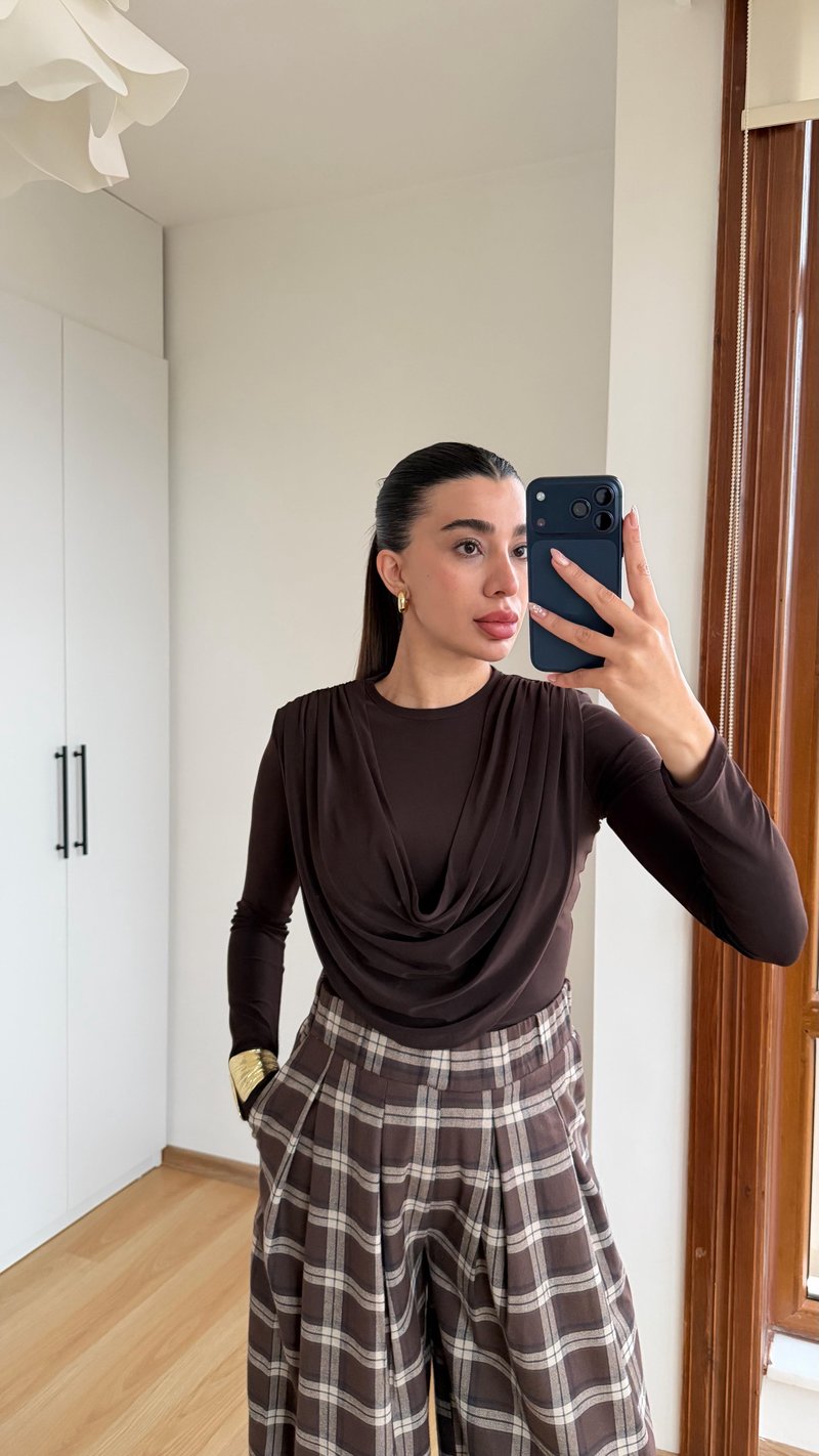 Acı Kahve Vatkalı Drapeli Bluz GAUS-00841
