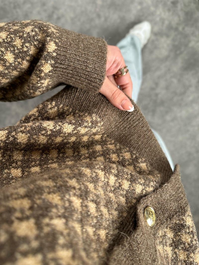Kahverengi Vintage Desenli Yumuşak Hırka 