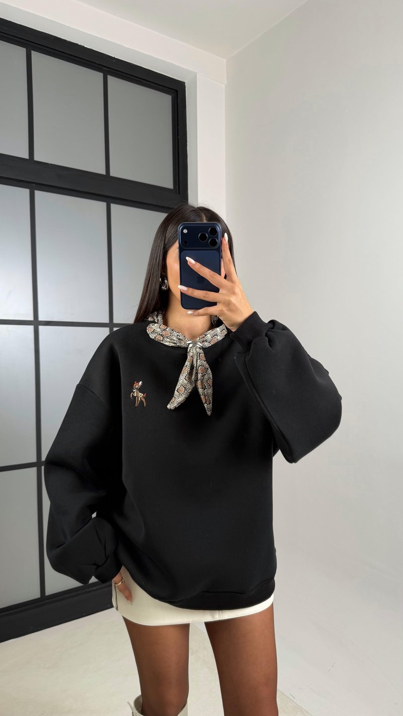 Siyah Yaka Fular Detaylı Şardonlu Sweatshirt GAUS-00646