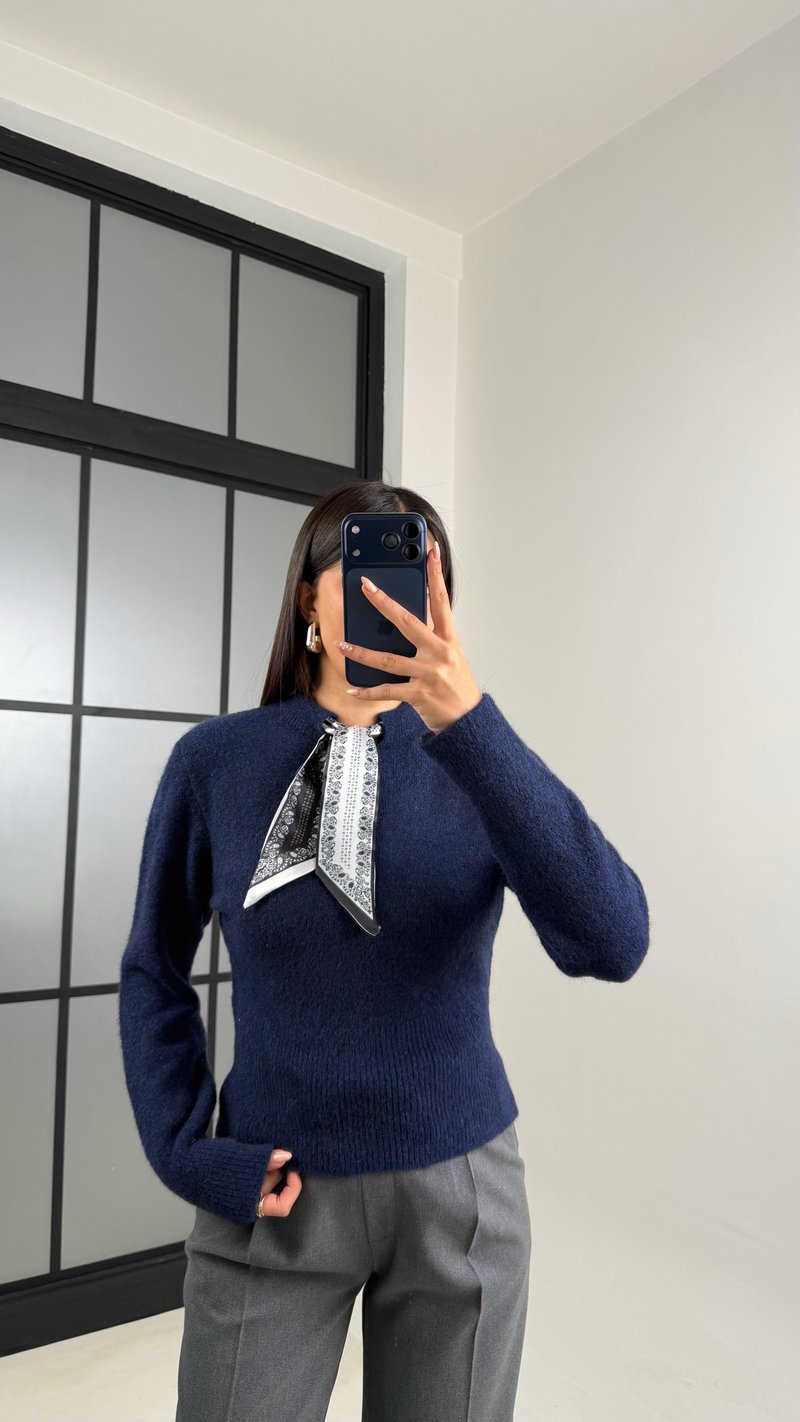 Lacivert Fular Detaylı Triko Kazak GAUS-00830