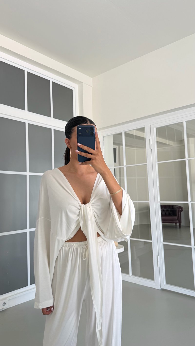 Beyaz Bağlama Detaylı Bluz Beli Lastikli Pantolon Likralı Takım GAUS-01732