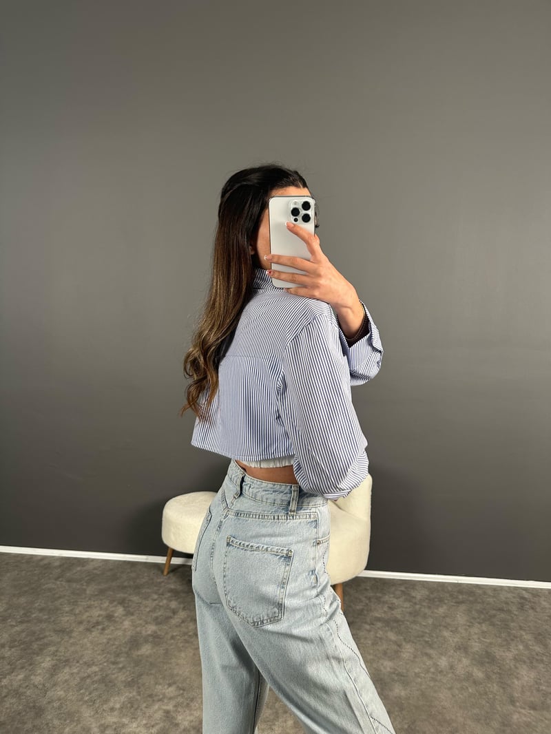 ZR Model Crop Boxer Detaylı Mavi Çizgili Gömlek 