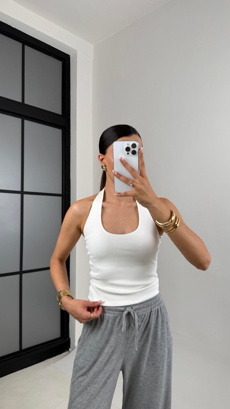 Beyaz Boyundan Askılı Triko Crop Gaus00592
