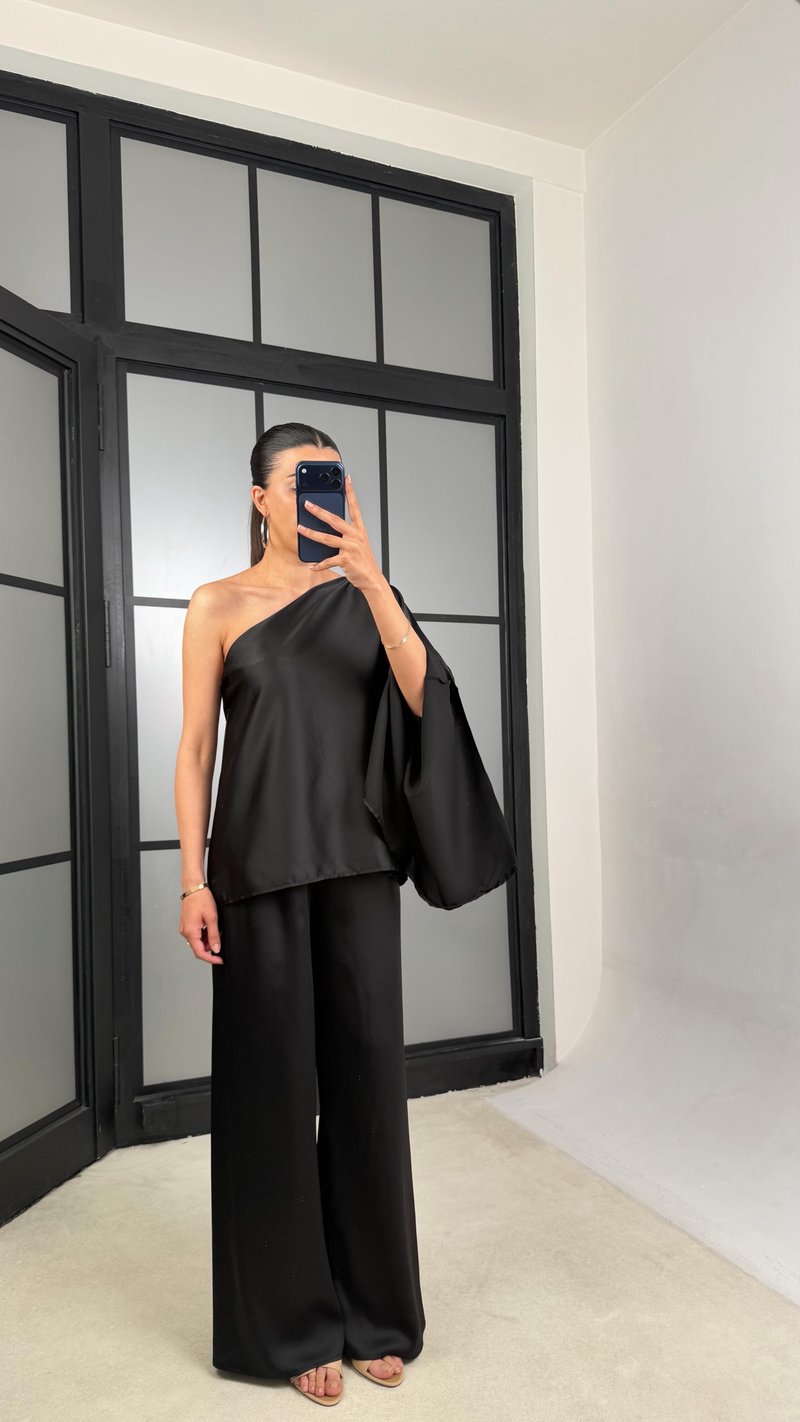 Siyah Yarasa Kol Bluz Beli Lastikli Pantolon Saten Takım GAUS-01528