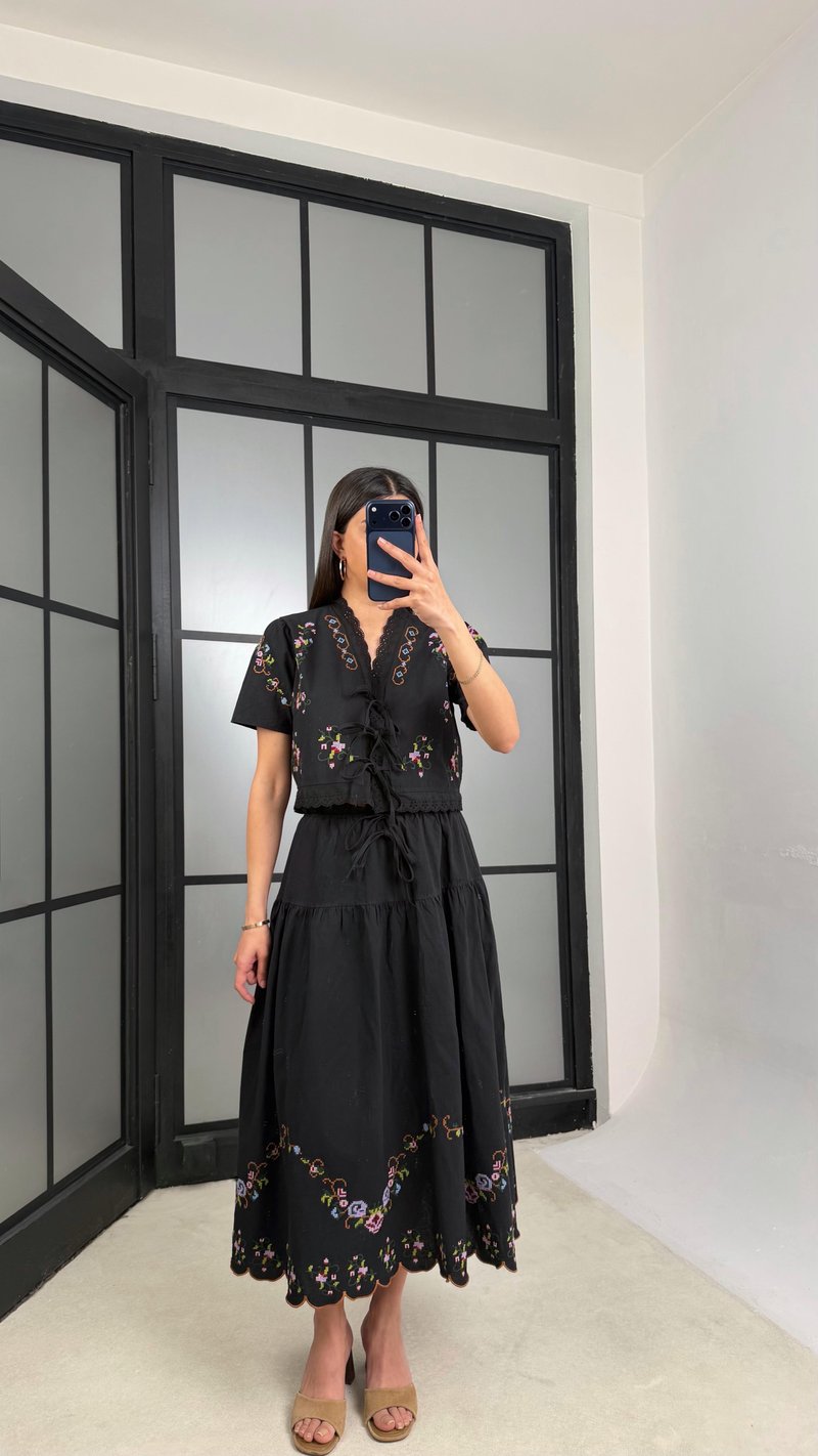 Siyah Nakışlı Bluz Beli Lastikli Etek Yıkamalı Keten Takım GAUS-01365