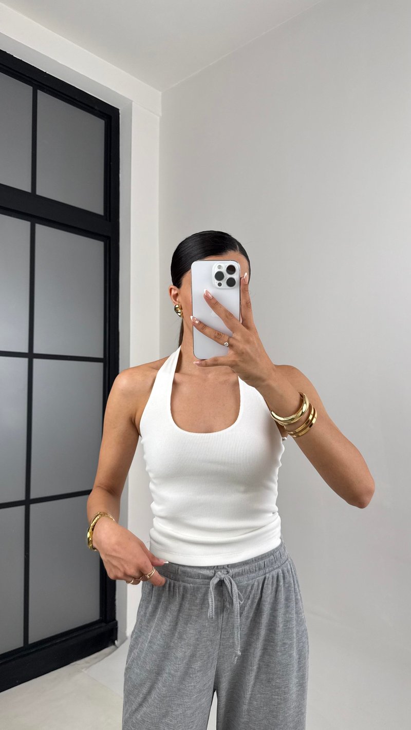 Beyaz Boyundan Askılı Triko Crop Gaus00592